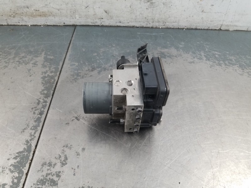 2016 Mercedes AMG E 63 S ABS Brake Pump Module #8042 G1