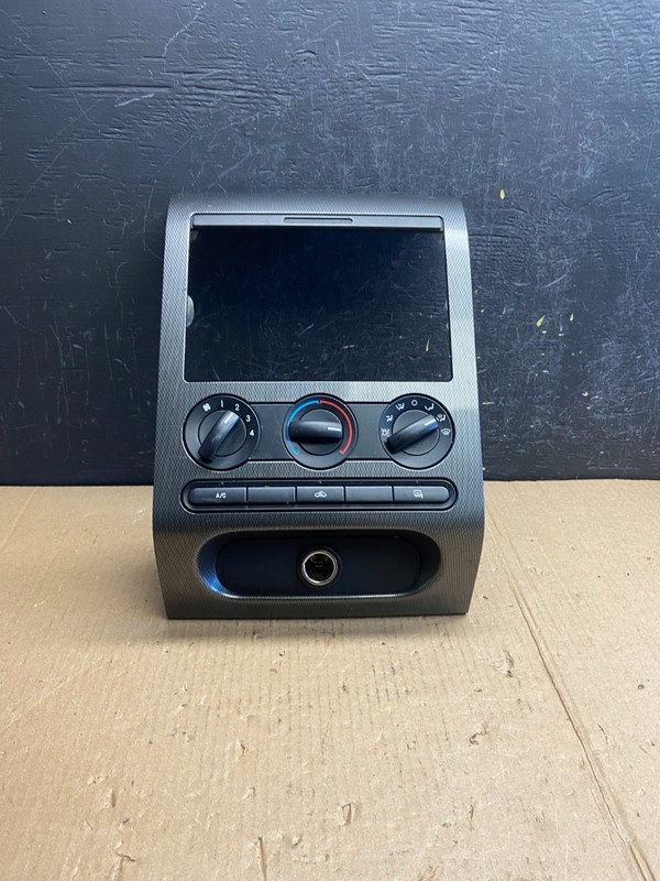 2004 to 2008 Ford F150 Radio Climate Dash Bezel Surround Black ae3823 DG