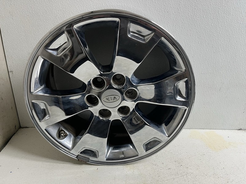 2009-2011 Kia Borrego 17x7.5 Chrome Cladding Alloy Wheel Rim 6 Spoke Center Cap