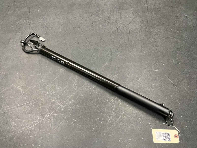 Tailgate Left Power Lift Strut Motor 2022 Subaru Forester 63320-SJ011 19 - 23