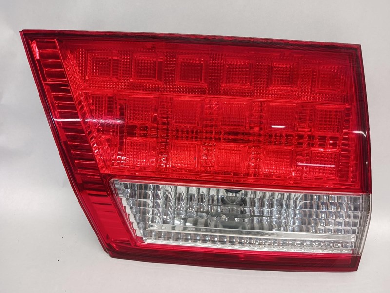 05-'07 HONDA ODYSSEY Left driver inner Taillight OEM Grade A!