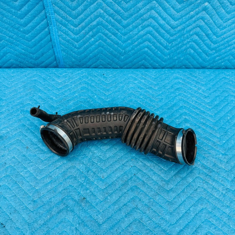 11–13 Infiniti M56 Driver Right Air Intake Hose Inlet Tube Resonator Duct OEM