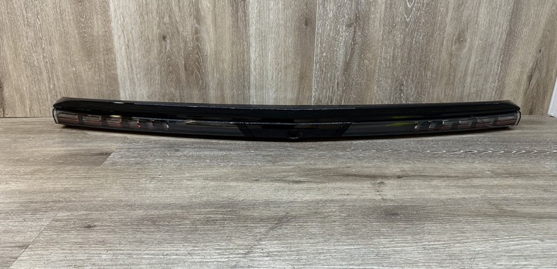 2023-24 CADILLAC LYRIQ TAIL LIGHT BAR W/ CAMERA OEM PART # 25116545
