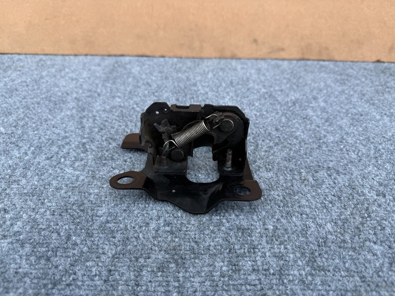 INFINITI FX35 FX50 QX70 09-17 OEM FRONT LEFT RADIATOR SUPPORT HOOD LATCH LOCK