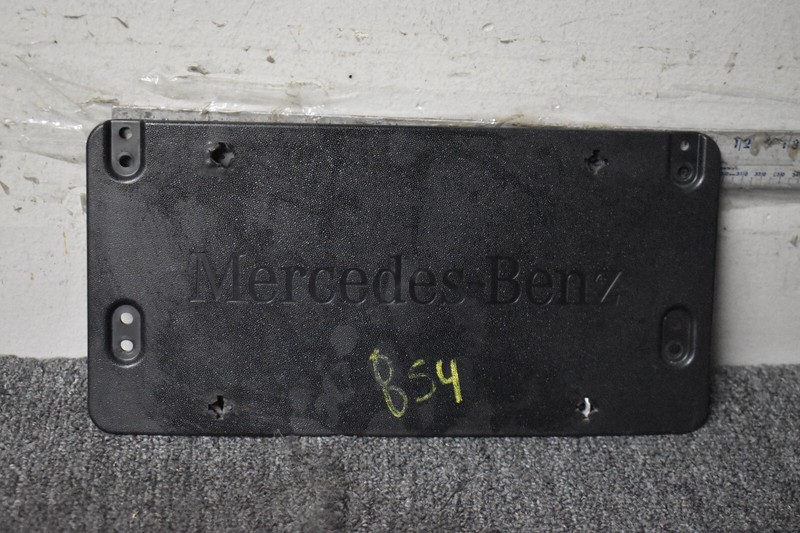 2021 MERCEDES BENZ A220 4MATIC REAR LICENSE PLATE BRACKET FACTORY OEM