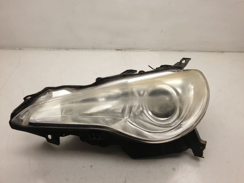 13 14 15 16 SCION FR-S DRIVER LEFT HEADLIGHT HALOGEN BLACK BAD OUTTER TAB