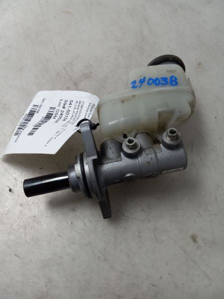 06-18 TOYOTA RAV4 2.5L 4WD AT BRAKE MASTER CYLINDER