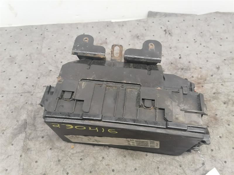 Fuse Junction Box Engine Fits 04-11 LINCOLN & TOWN CAR 1207716