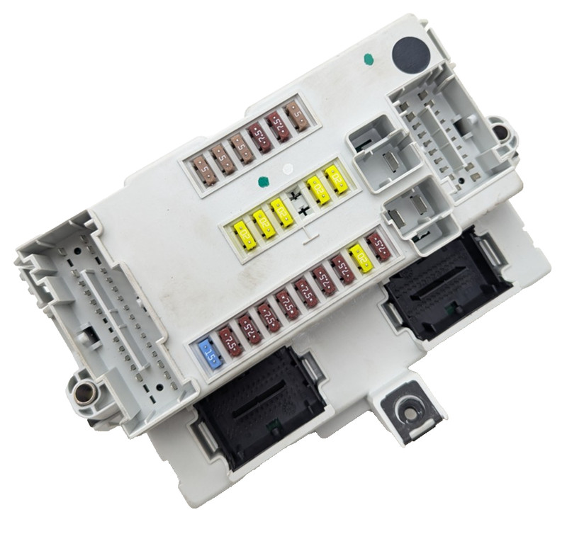 2014 - 2016 Fiat 500L Interior Relay Control Fuse Junction Box OEM