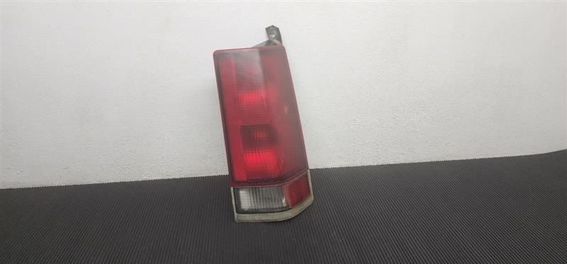 00-02 Chevrolet Express Van Right Passenger Tail Light Lamp Assm OEM 19153085