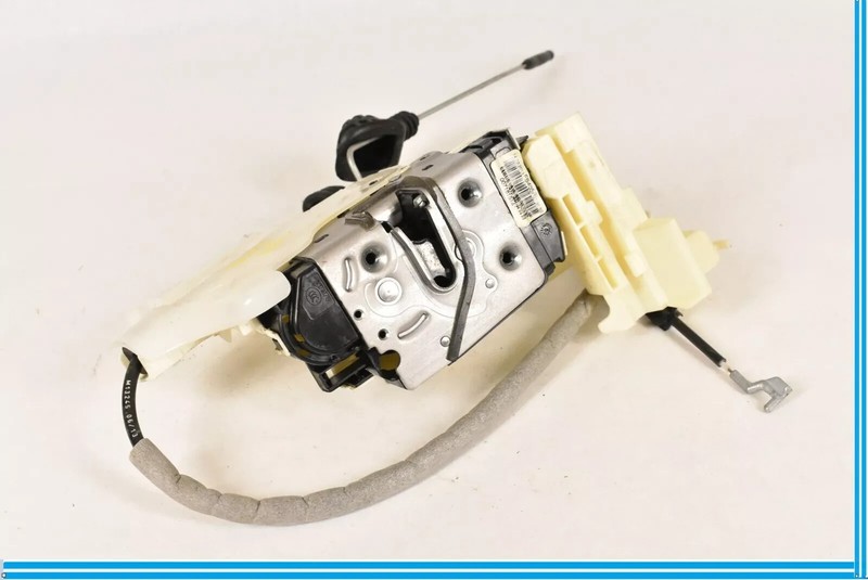 12-18 Mercedes W218 CLS550 Front Right Passenger Door Lock Latch Actuator OEM