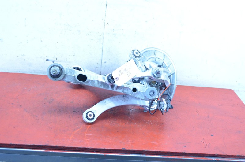 17-21 ALFA ROMEO GIULIA REAR RIGHT SPINDLE KNUCKLE HUB BEARING W ARMS OEM