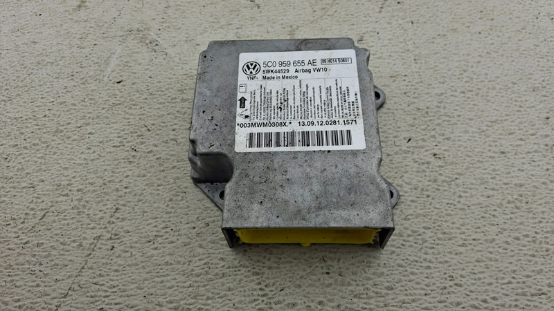 13-15 Volkswagen Passat Chassis SRS Crash Control Module UnitOEM not cleaned