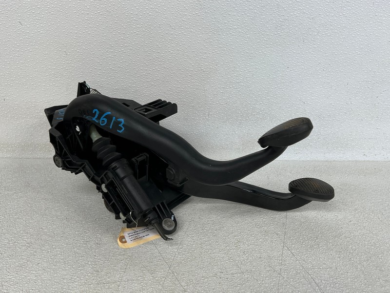 ⭐2O14-2019 MINI COOPER CLUTCH & BRAKE STOP PARKING PEDAL W/BRACKET OEM LOT2613
