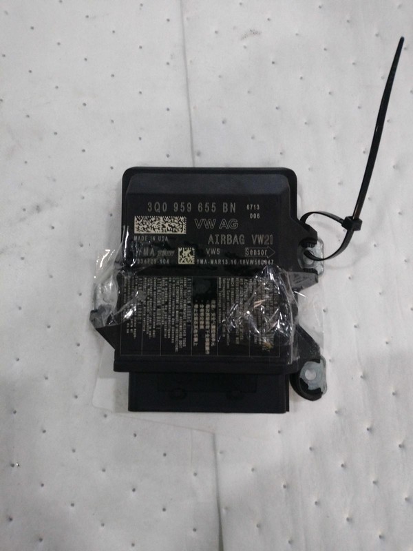 Used Air Bag Module fits: 2019 Volkswagen Atlas Air Bag below center console fro