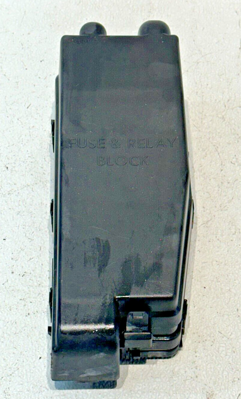 2006 2007 2008 2009 2010 KIA SEDONA Engine Fuse Relay Box oem W/O LIDW FUSES