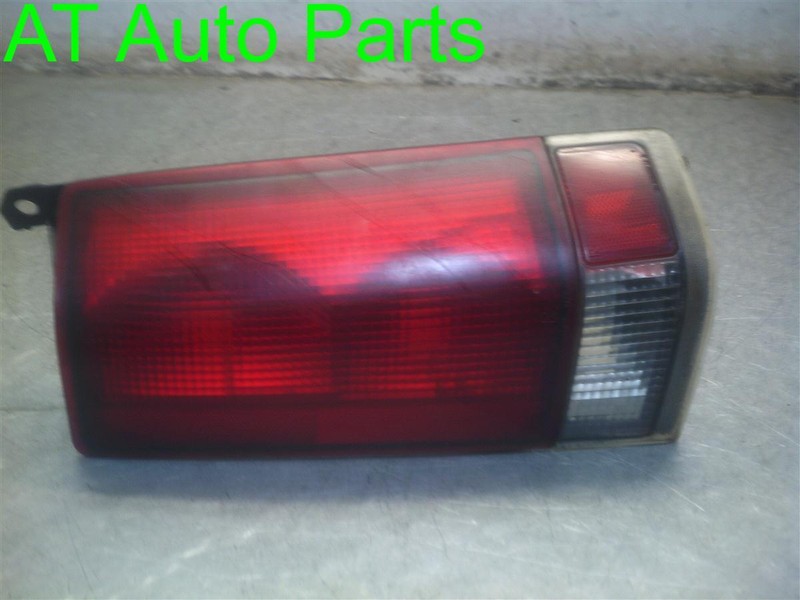 96-99 CHEVROLET EXPRESS 1500 2500 2500 PASSENGER TAIL LIGHT LAMP OEM 166-01607R