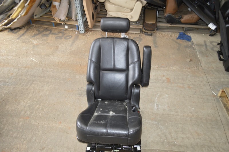 2008-2010 GMC YUKON REAR SECOND ROW RIGHT PASSENGER SIDE SEAT BLACK LEATHER OEM