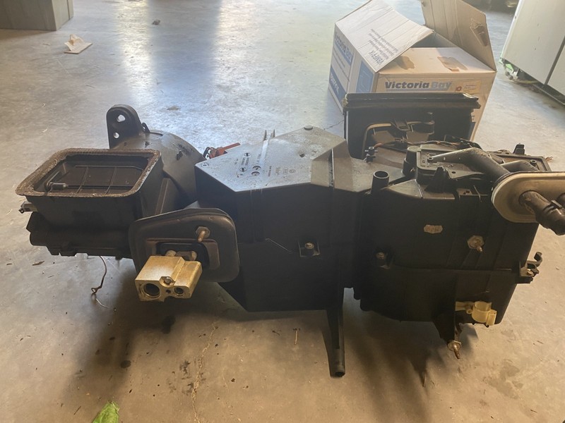 2000 Volkswagen Golf 2 Door VG6 Heater Box OEM 1J1 820 003