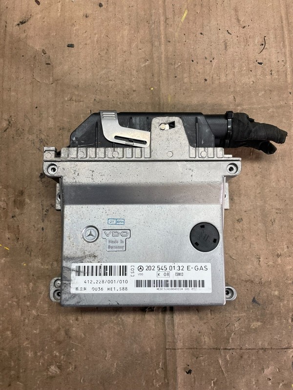 Mercedes Control Unit 202 545 01 32 OEM D6465 PS