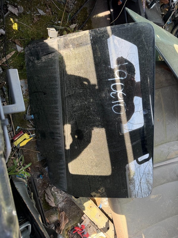 03-09 HUMMER H2 OEM LH REAR DOOR WINDOW GLASS - DRIVER REAR