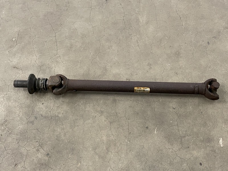 2003-2007 Hummer H2 Front Driveshaft Drive Shaft Propeller 4WD 6.0L 1630 OEM