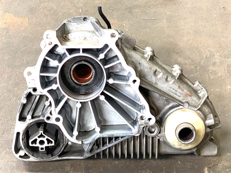 10-13 BMW X5M E70 AWD TRANSMISSION TRANSFER CASE ATC 700 OEM #A0.11