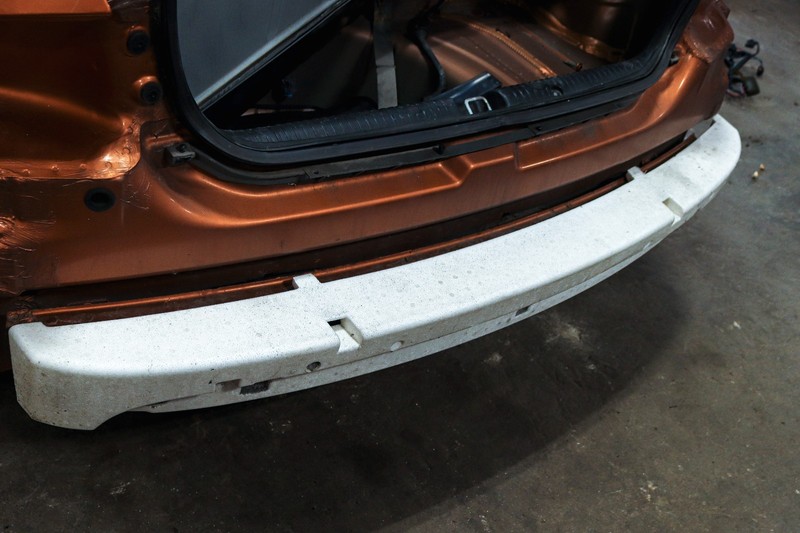 04-06 Pontiac GTO OEM Rear Bumper Reinforcement Foam Absorber 92119495 USED