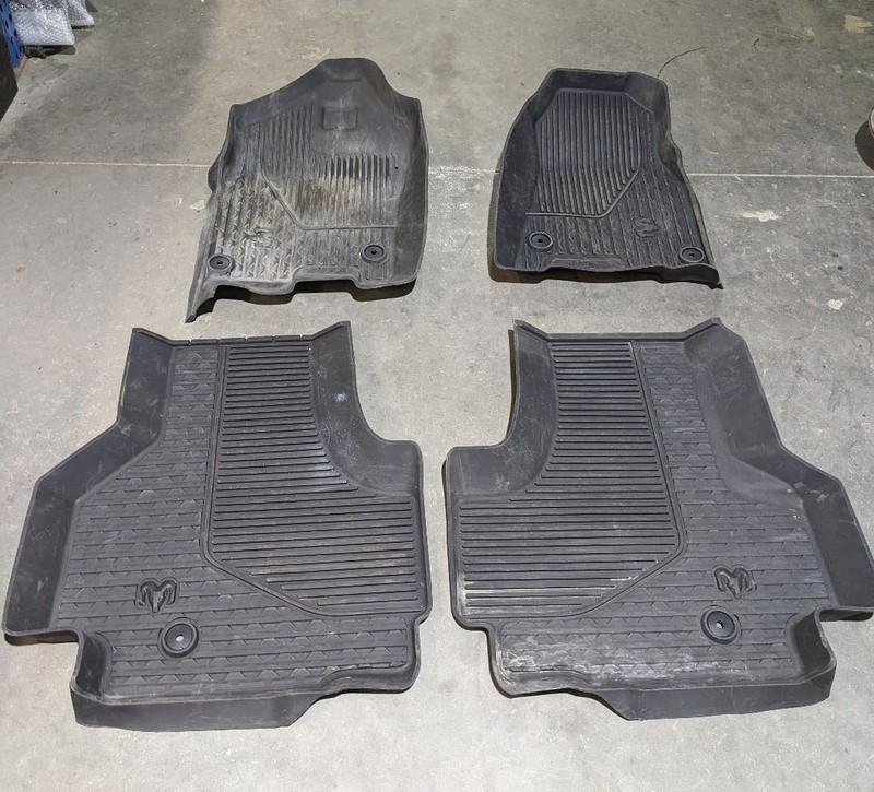 2019-2022 RAM 1500 BLACK SET OF FLOOR MATS FOR A CREW CAB 1178843