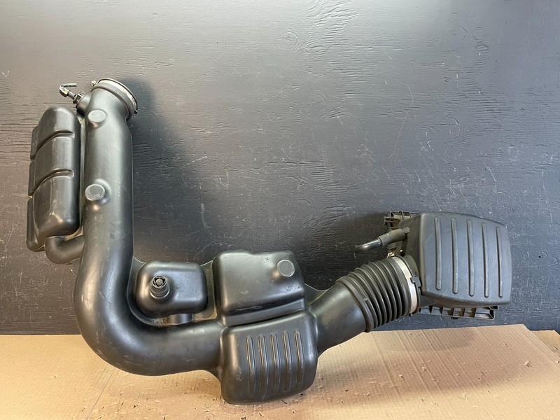 2011 - 2013 Dodge Durango 3.6L Resonator Air Intake Tube AE0750 DG