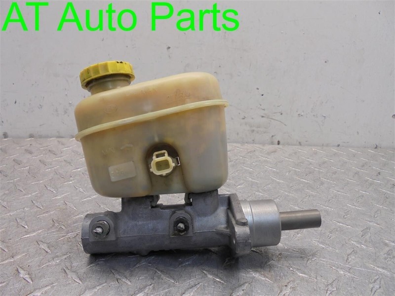 1999-2004 JEEP GRAND CHEROKEE BRAKE MASTER CYLINDER ASSEMBLY OEM 5011260AB