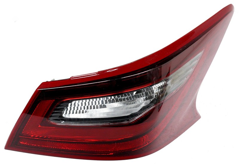 OEM Right Passenger Side Halogen Tail Lamp For Nissan Altima Smoked Bezel
