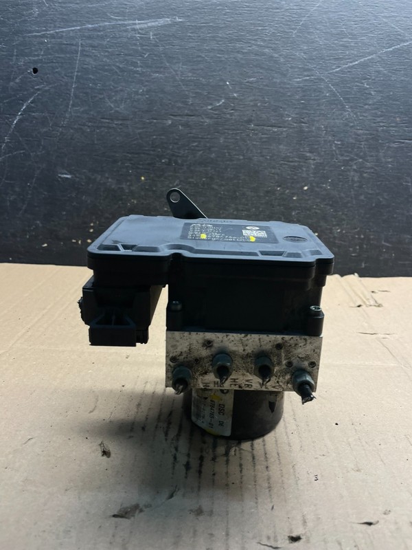 2007 2008 BMW 135i ABS Anti Lock Brake Pump 6784766-01 v1981 DG