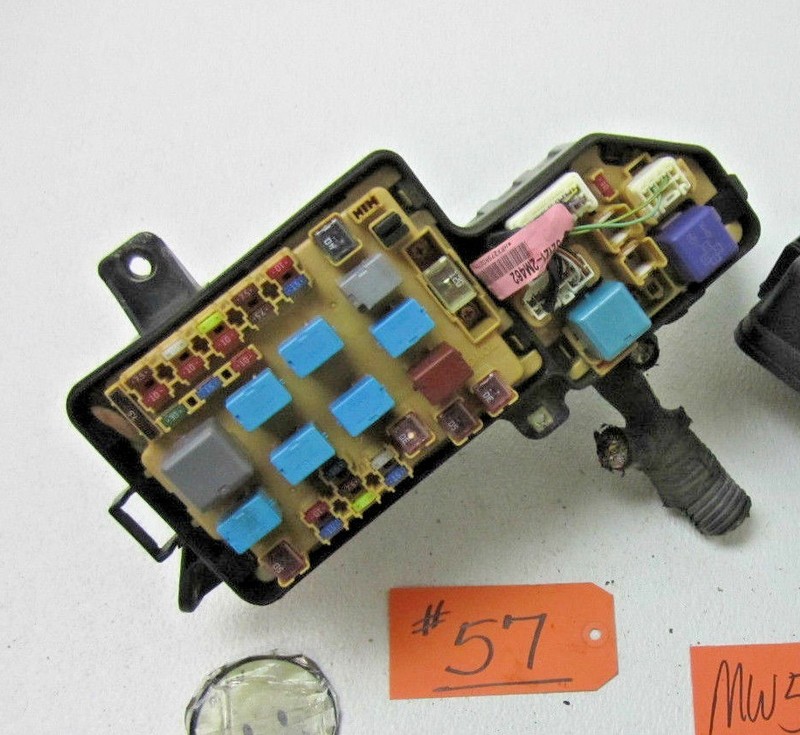 MAIN FUSE BOX RELAY 02 03 04 05 CELICA WIRE PANEL 1.8L ENGINE 2ZZGE HARNESS END