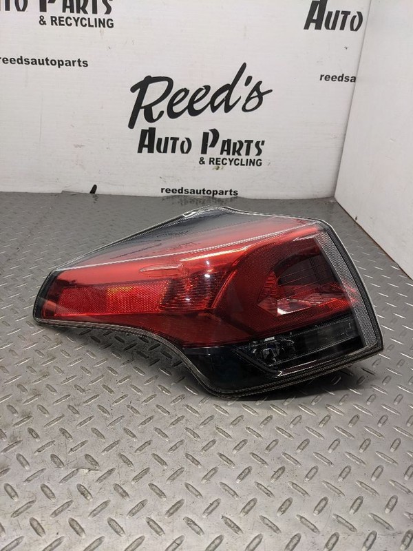 Driver Tail Light Quarter Panel Mounted Without LED Fits 16-18 RAV4 1159287