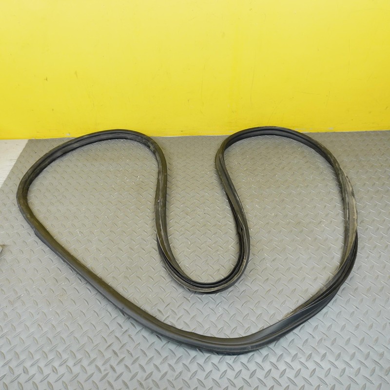 2024-2025 HYUNDAI SANTA FE REAR LIFTGATE TAILGATE SEAL RUBBER WEATHERSTRIP OEM