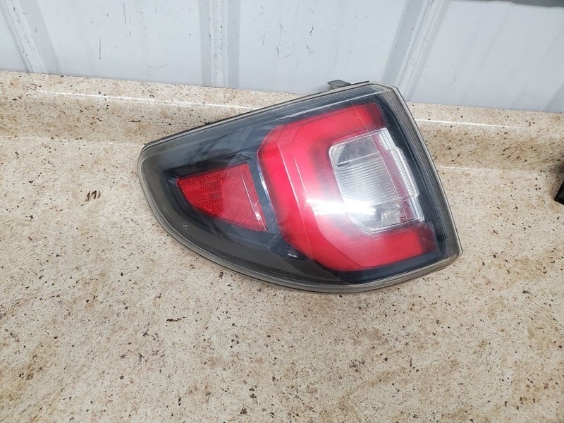 Driver Tail Light VIN J 11th Digit Limited Lid Mounted Fits 13-17 ACADIA 306403