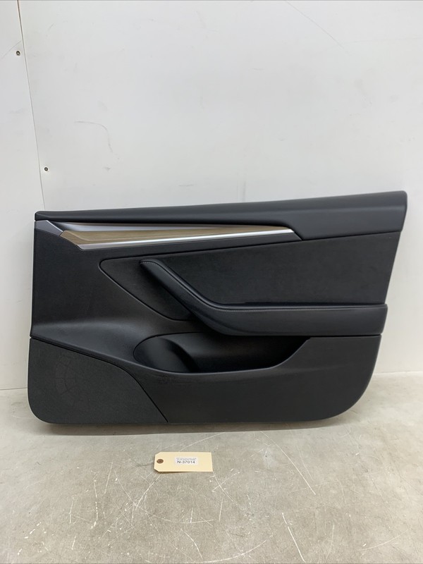 21-23 Tesla Model 3 Front Passenger Side Door Panel Assembly RH 37014 C2