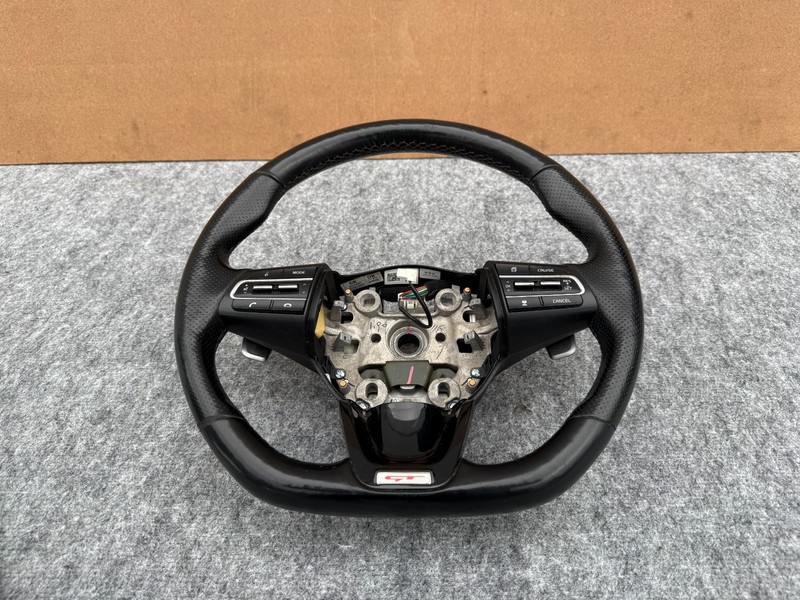 KIA STINGER GT2 2018-2023 OEM LEFT WHEEL WITH PADDLE SHIFTERS & SWITCHES (BLACK)