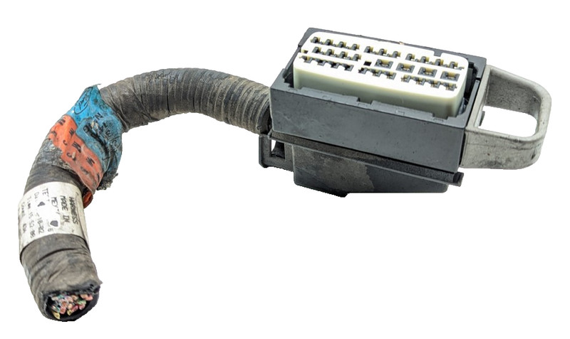03 04 Ford Crown Victoria ABS Anti Lock Brake Pump Pig Tail Plug Wire