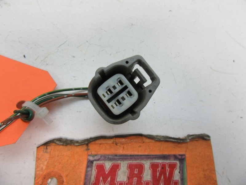 WIRE PLUG CONNECTOR OFF FRONT HEADLIGHT HEAD LIGHT SIDE CLEARANCE TURN SIGNAL