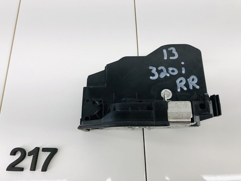 13-18 BMW 320I F30 REAR RIGHT PASSENGER SIDE DOOR LOCK LATCH ACTUATOR OEM