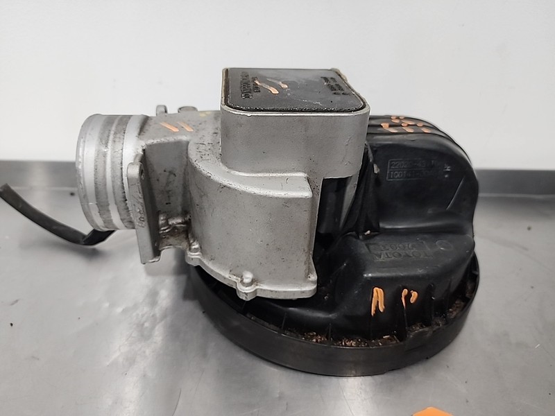 1985 1986 1987 1988 Toyota Cressida OEM Mass Air Flow Meter Assembly MAF AT