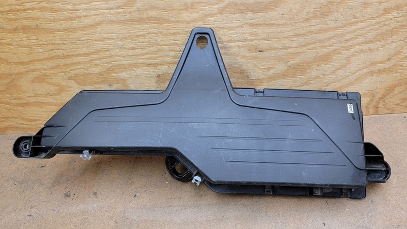 2012 - 2018 BMW F30 F31 F32 F36 F22 N26 AIR INTAKE FILTER CLEANER BOX OEM