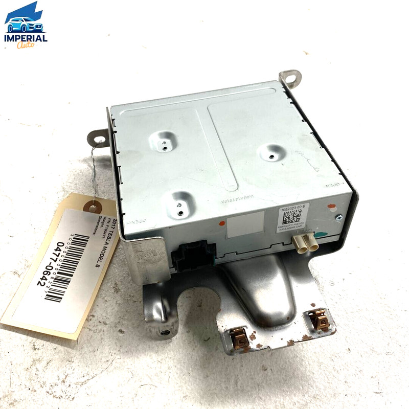 2017-2019 Tesla Model S North America Base Radio Module 500KB CAN W/ Bracket OEM