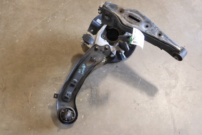 2020-2023 HYUNDAI PALISADE FWD REAR LEFT SPINDLE KNUCKLE HUB W/ CONTROL ARMS OEM