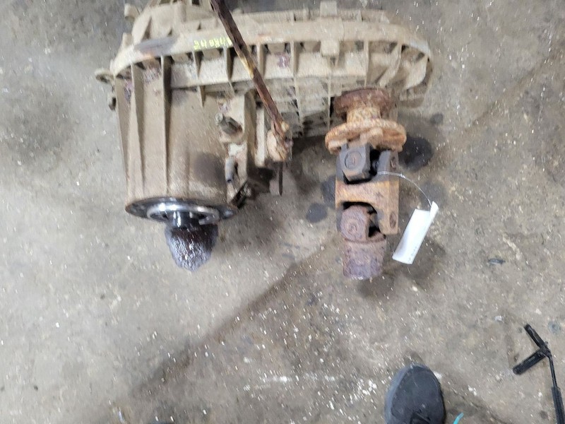 Transfer Case Manual Shift 4R100 Fits 99-04 FORD F250SD PICKUP 1439657