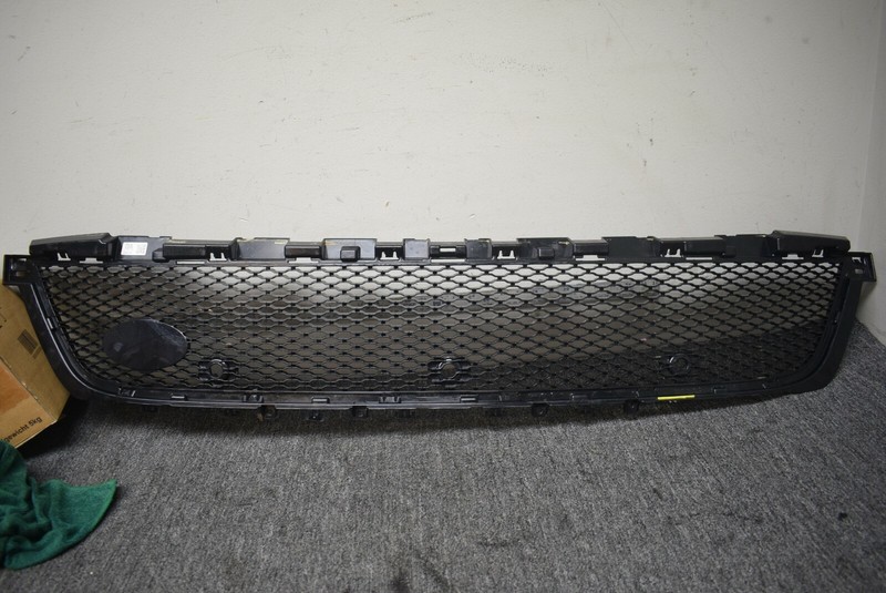 LAND ROVER FRONT GRILLE FACTORY OEM