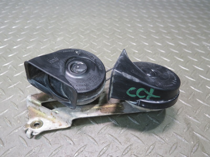 2004-2009 CADILLAC XLR HIGH & LOW NOTE TONE PITCH HORN SIGNALSET OF 2