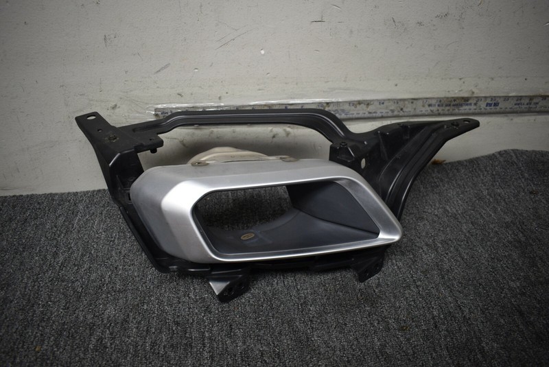 BMW X5 REAR EXHAUST TIP BRACKET RIGHT SIDE FACTORY OEM